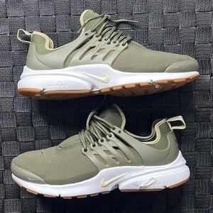 Women Nike Air prestos 🫒